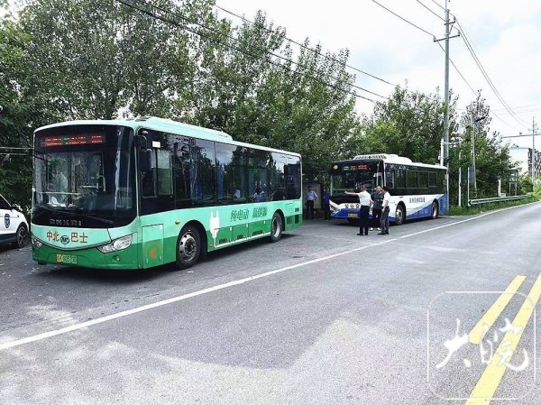 鑫策略 安庆307路公交与桐城208路公交实现“零距离”换乘